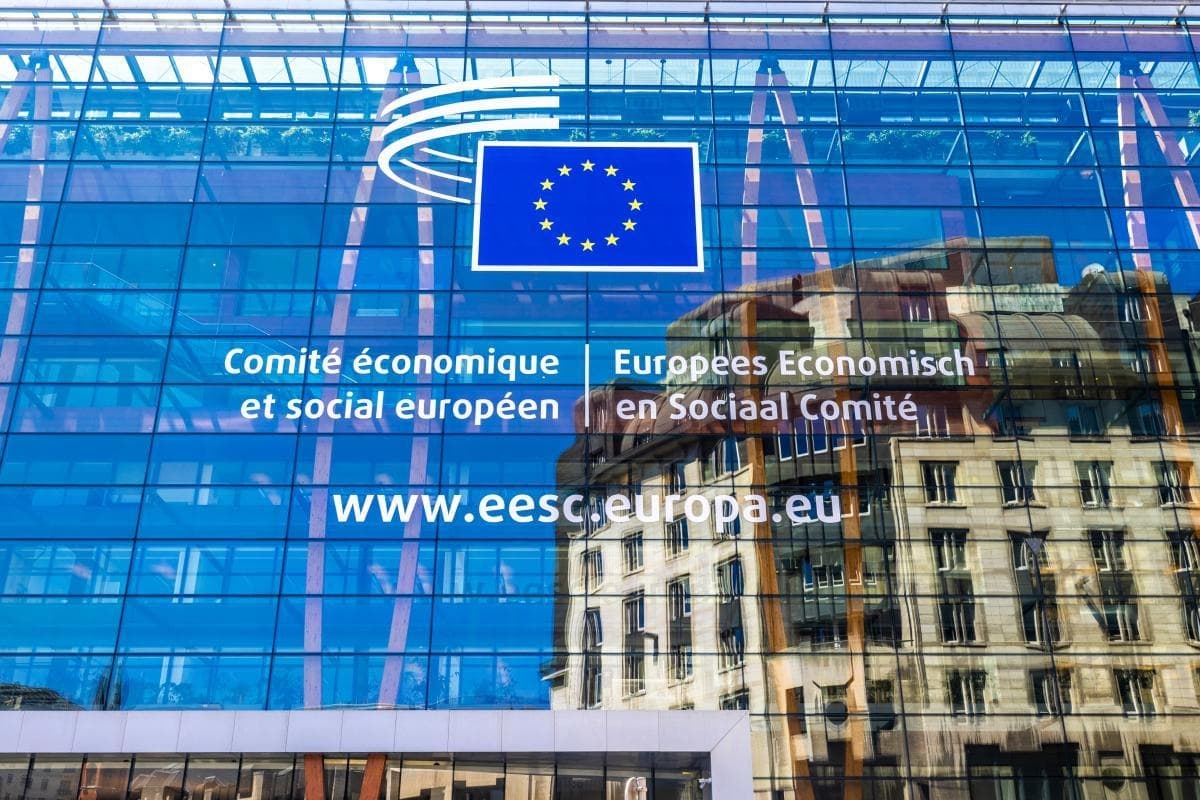 Facciata dell'edificio del Comitato economico e sociale europeo a Bruxelles